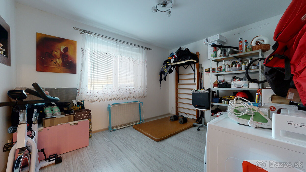 Dva domy za cenu jedného na pozemku s výmerou 1025m2 - 11