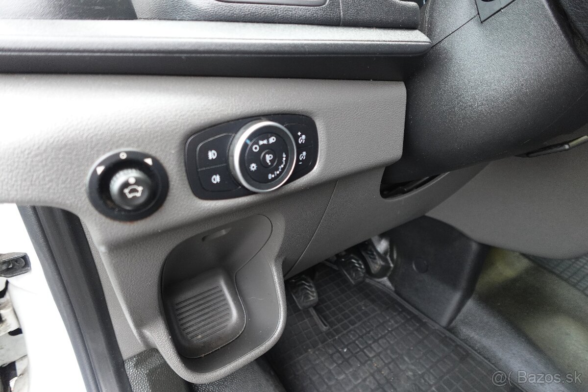 FORD TRANSIT 7 MÍST VALNÍK 2.0TDCI KLIMA - 11