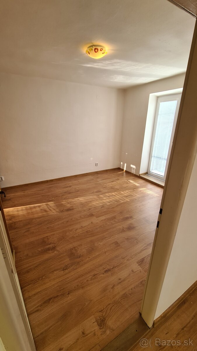 2-izbový byt, 61m² s balkónom - Staré sídlisko - 11