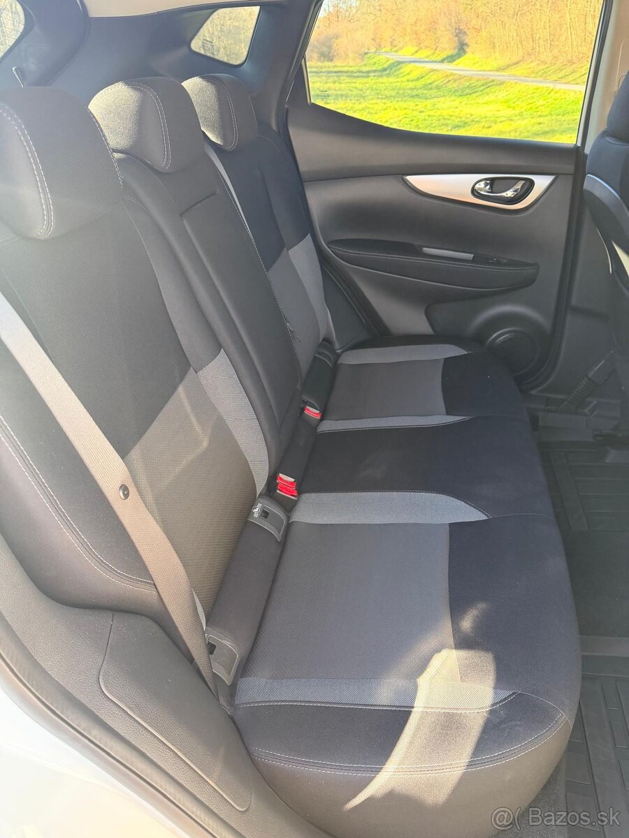 Nissan Qashqai 1.6 DIG-T N-Connecta - 11