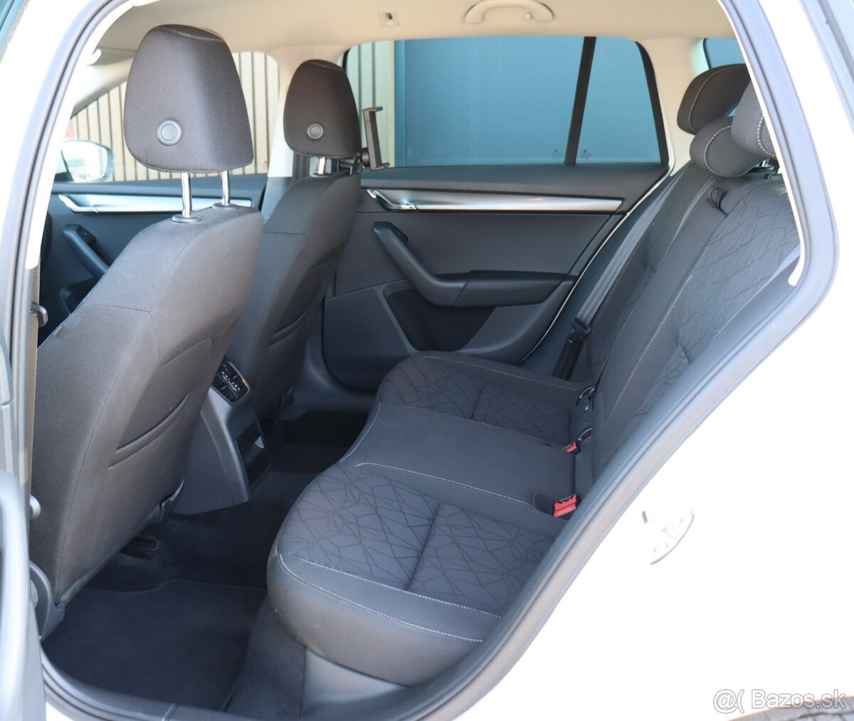 Škoda Octavia Combi 2.0 TDI Ambition DSG - 11