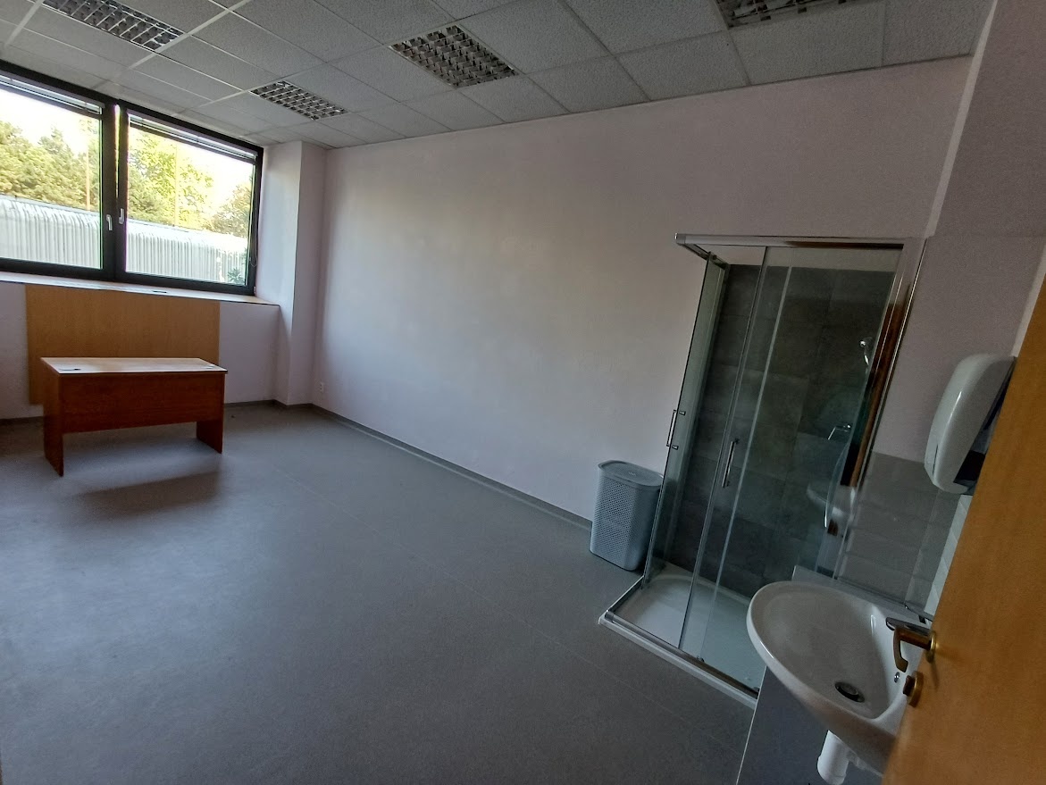 Ponúkam na prenájom priestor na služby 394m2, Bratislava II - 11