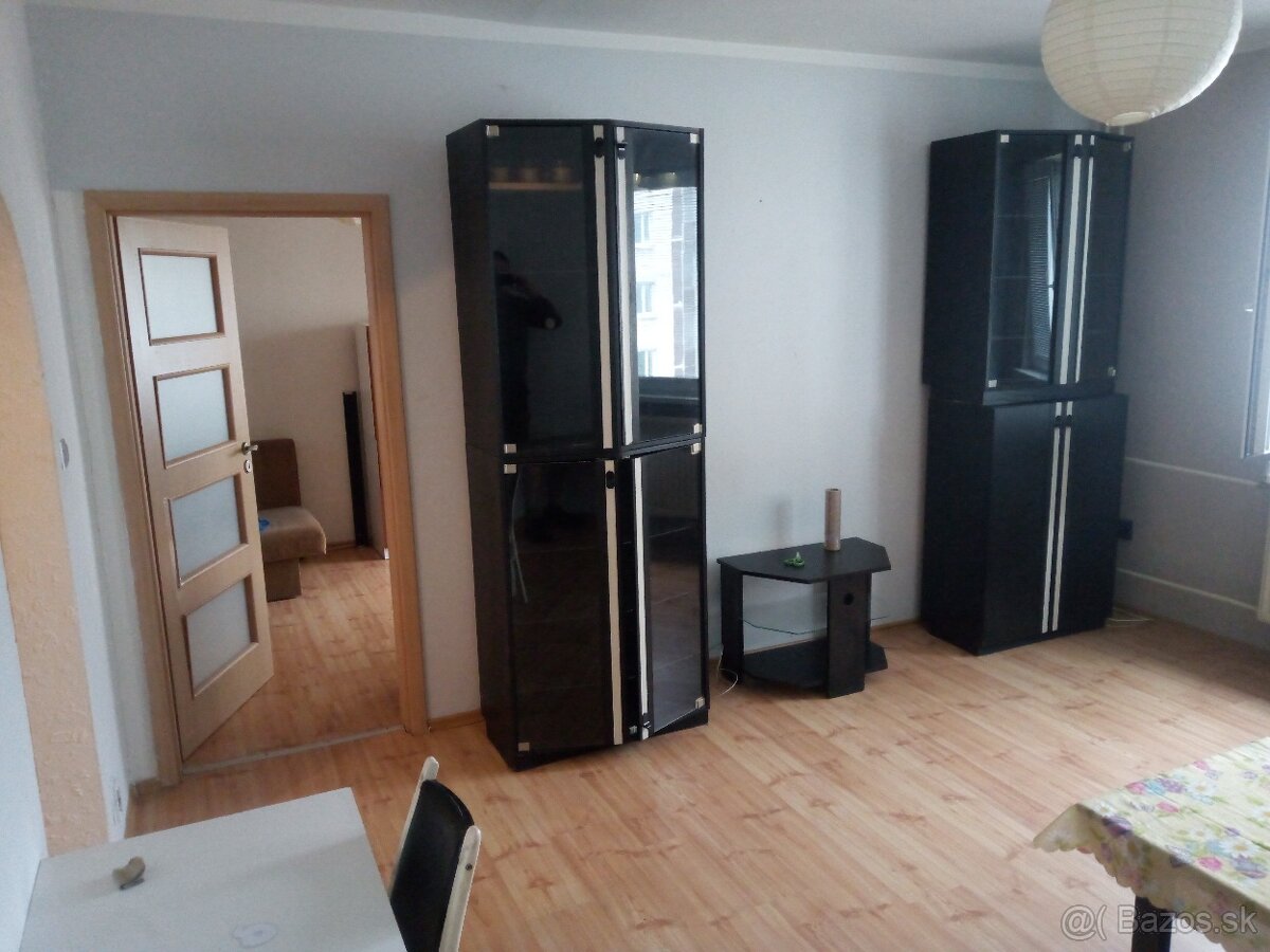 Trojizbový byt Liptovský Mikuláš, sídlisko Podbreziny - 11