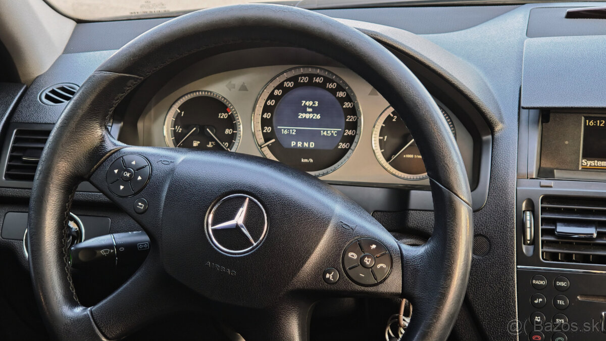 Mercedes-Benz C 220 CDI Avantgarde (2008) - 11