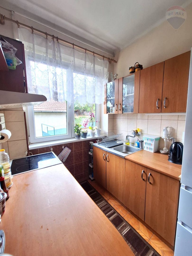 - - - VÝRAZNE ZNÍŽENÁ CENA - - - Rodinný dom s dielňou v Dol - 11