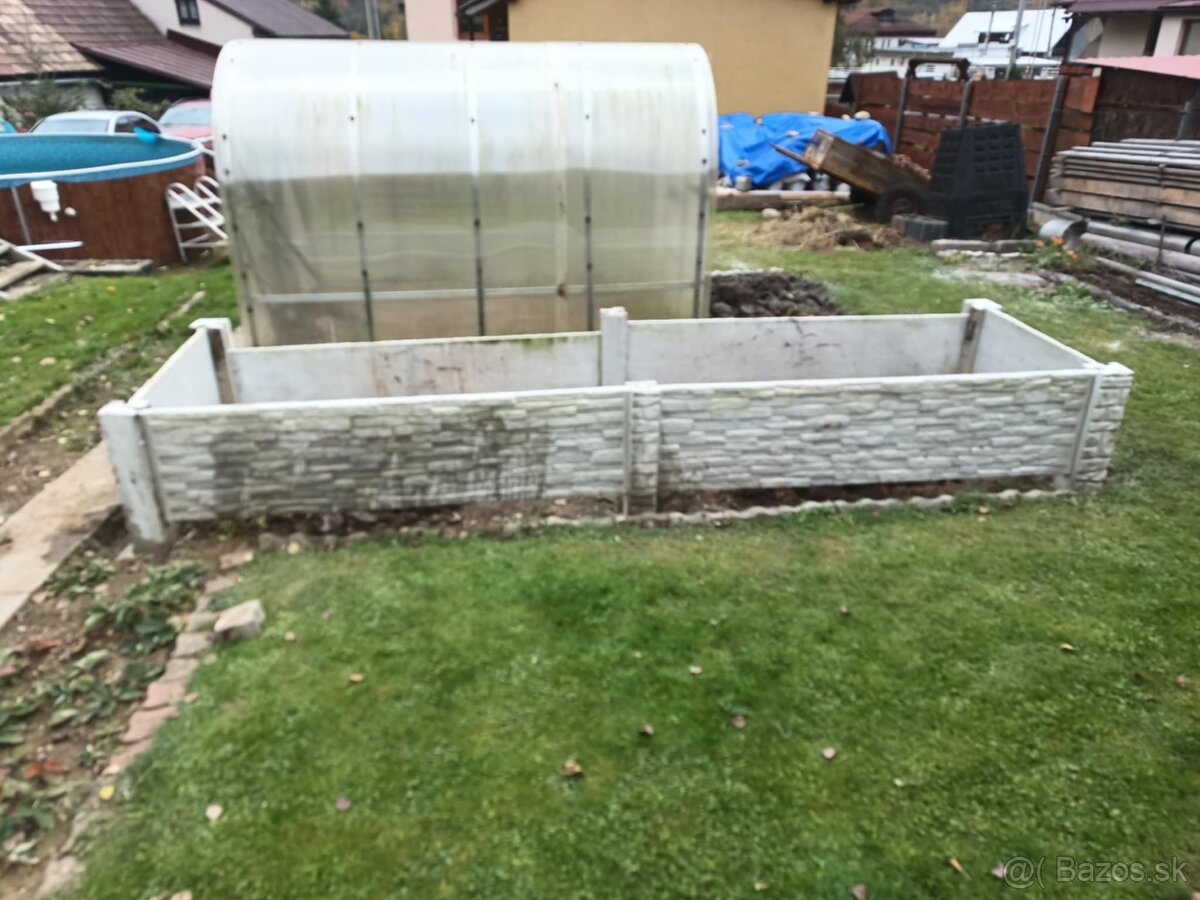 Betónový vyvýšený zahon - 11