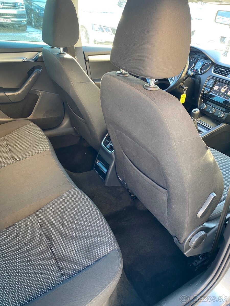 ŠKODA OCTAVIA 1.6 TDI COMBI - 11