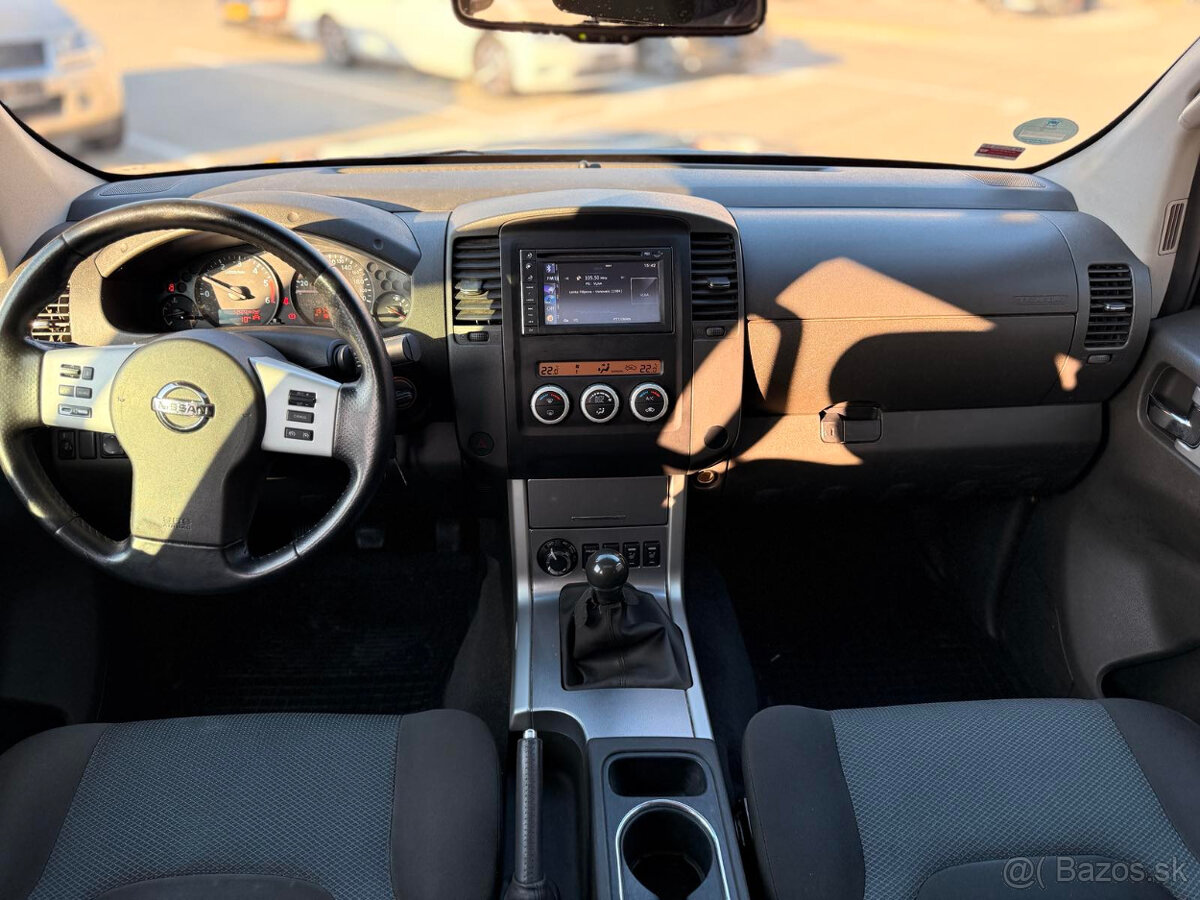 Nissan Navara 2.5 Double Cab - 11