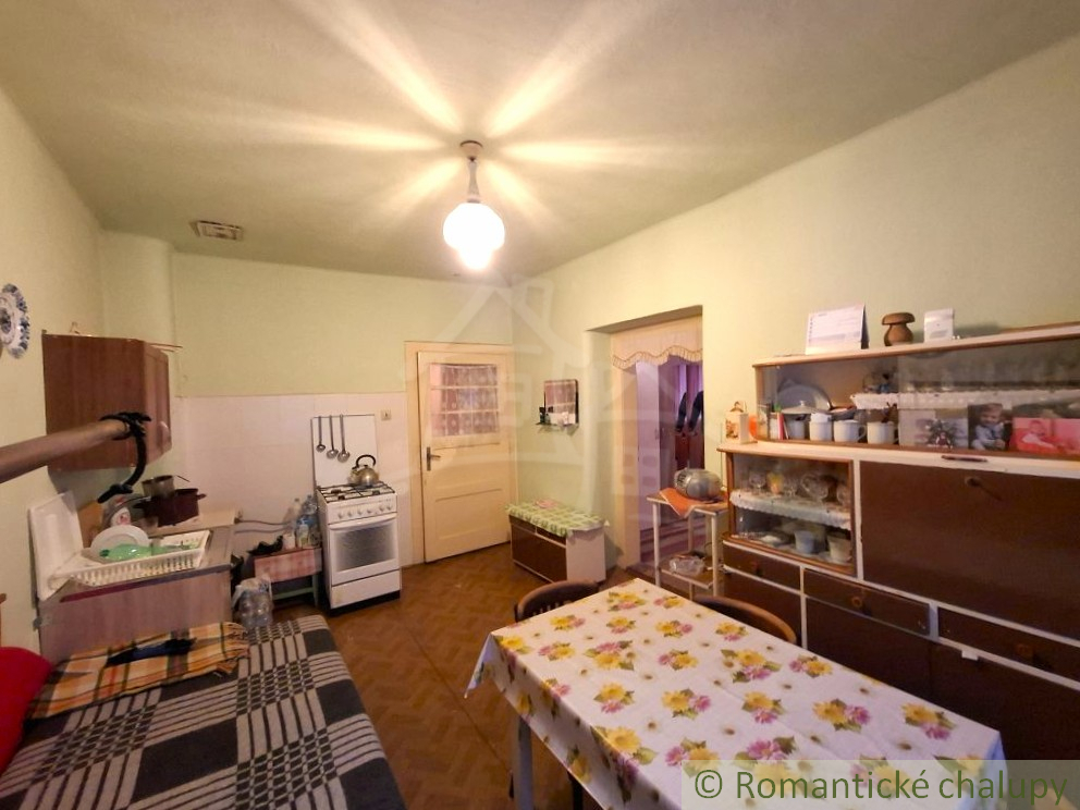 Exkluzívne - Slnečný dom pri potoku s veľkým pozemkom – id - 11