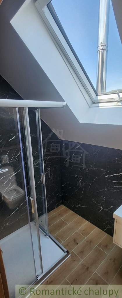 Moderná rekreačná novostavba vo vidieckom štýle - 11