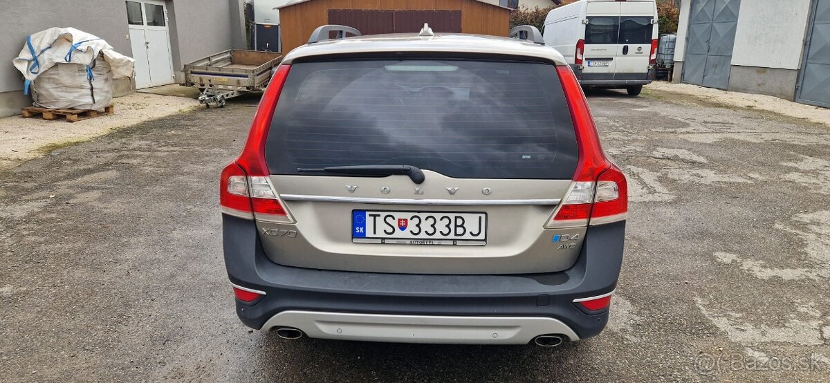 VOLVO XC70 - 11