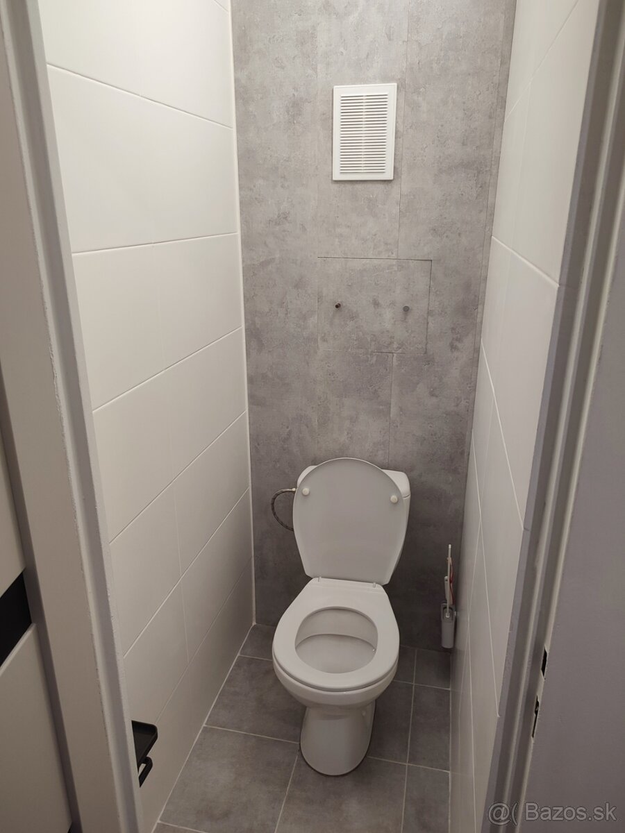 Pekná garsónka v centre mesta.Nice studio apartment in the c - 11