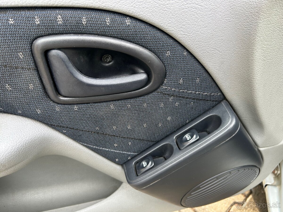 Renault Thalia 1.4 RT - 11