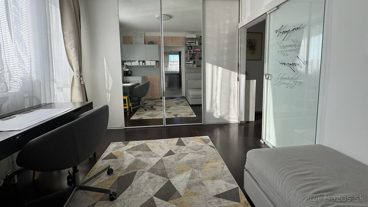 PREDAJ NÁDHERNÉHO 4-IZB. ZREKONŠTRUOVANÉHO BYTU S 2 BALKÓNMI - 11