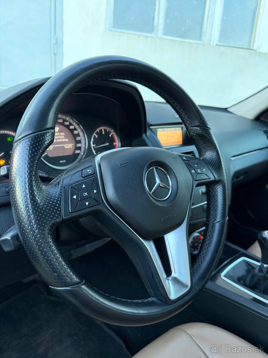 MERCEDES-BENZ C200CDI W204 3M FÓLIA MODEL 2011 - 11