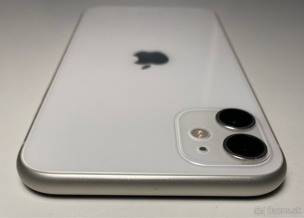 iPhone 11, batéria 84% - 11