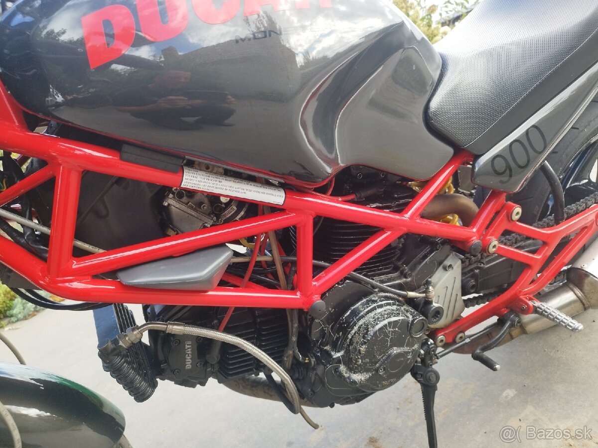 Ducati Monster 900 - 11