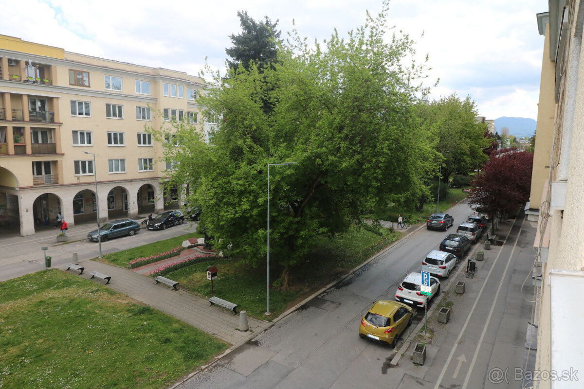 Prenájom 1 - izbový byt Bulvár - 11