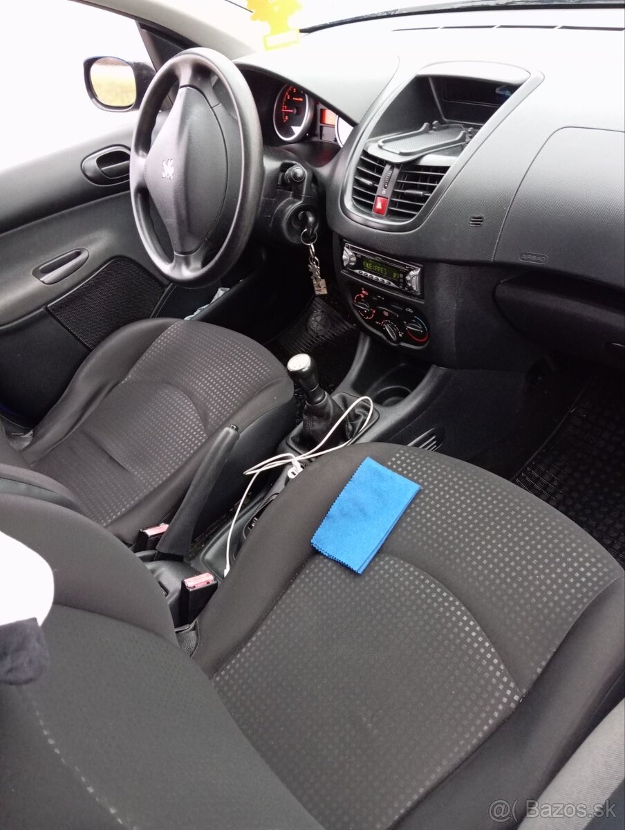 Peugeot 206+ 1.1 44kw - 11