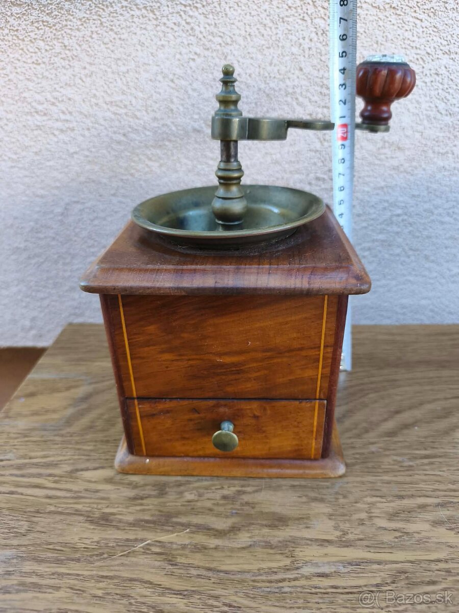 Veľké starožitné mlynčeky na kávu - 11