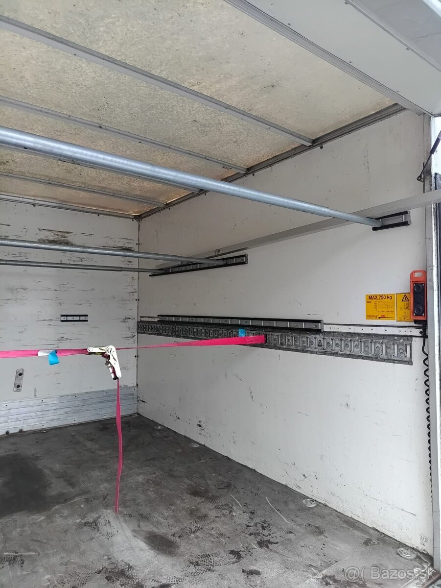 Príves s hydraulickou rampou - 11