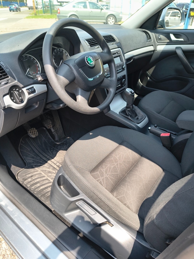 Škoda Octavia 2 Combi 2.0 TDI CR - 11
