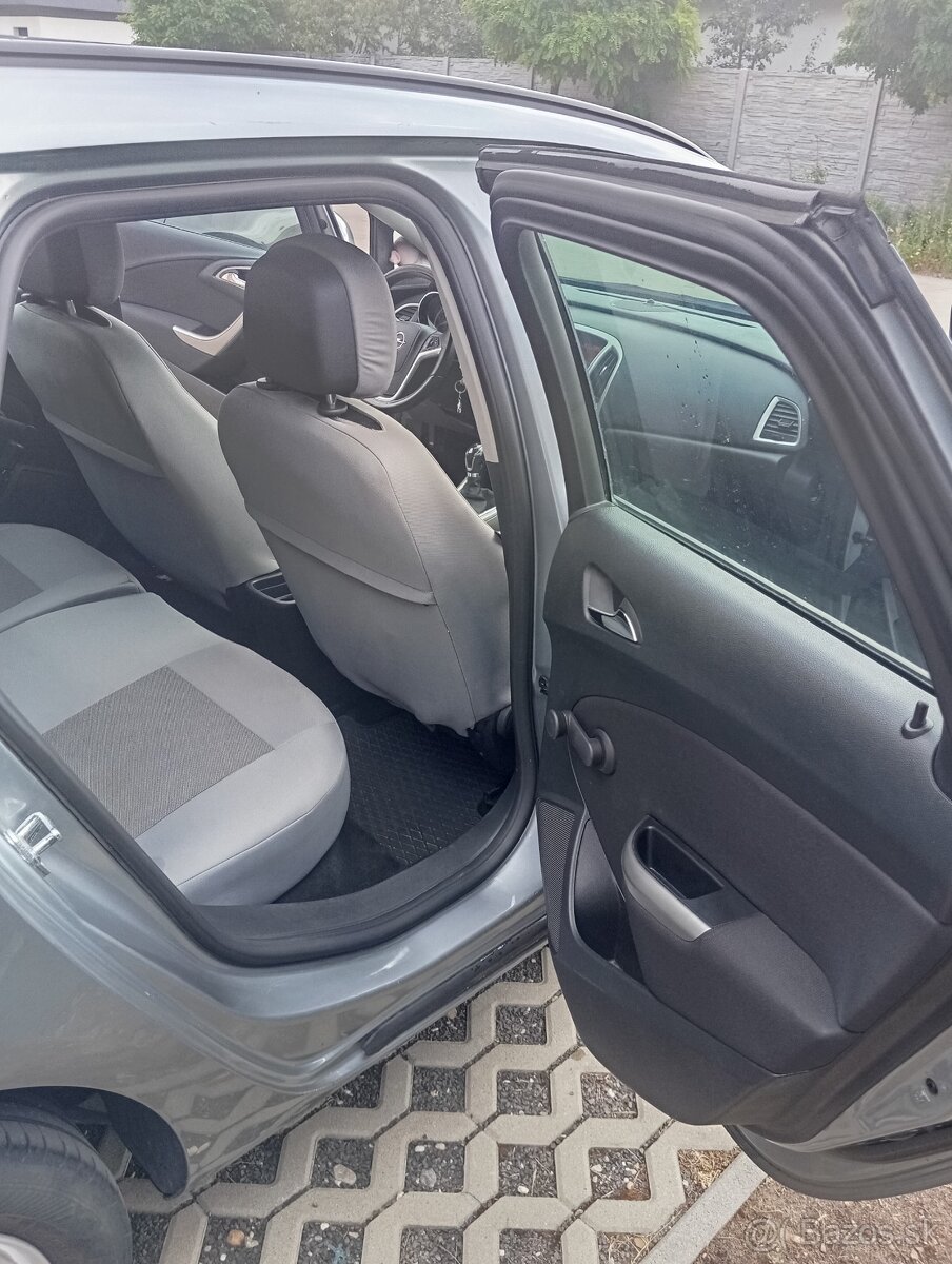 Opel Astra SPORTS TOURER - 11