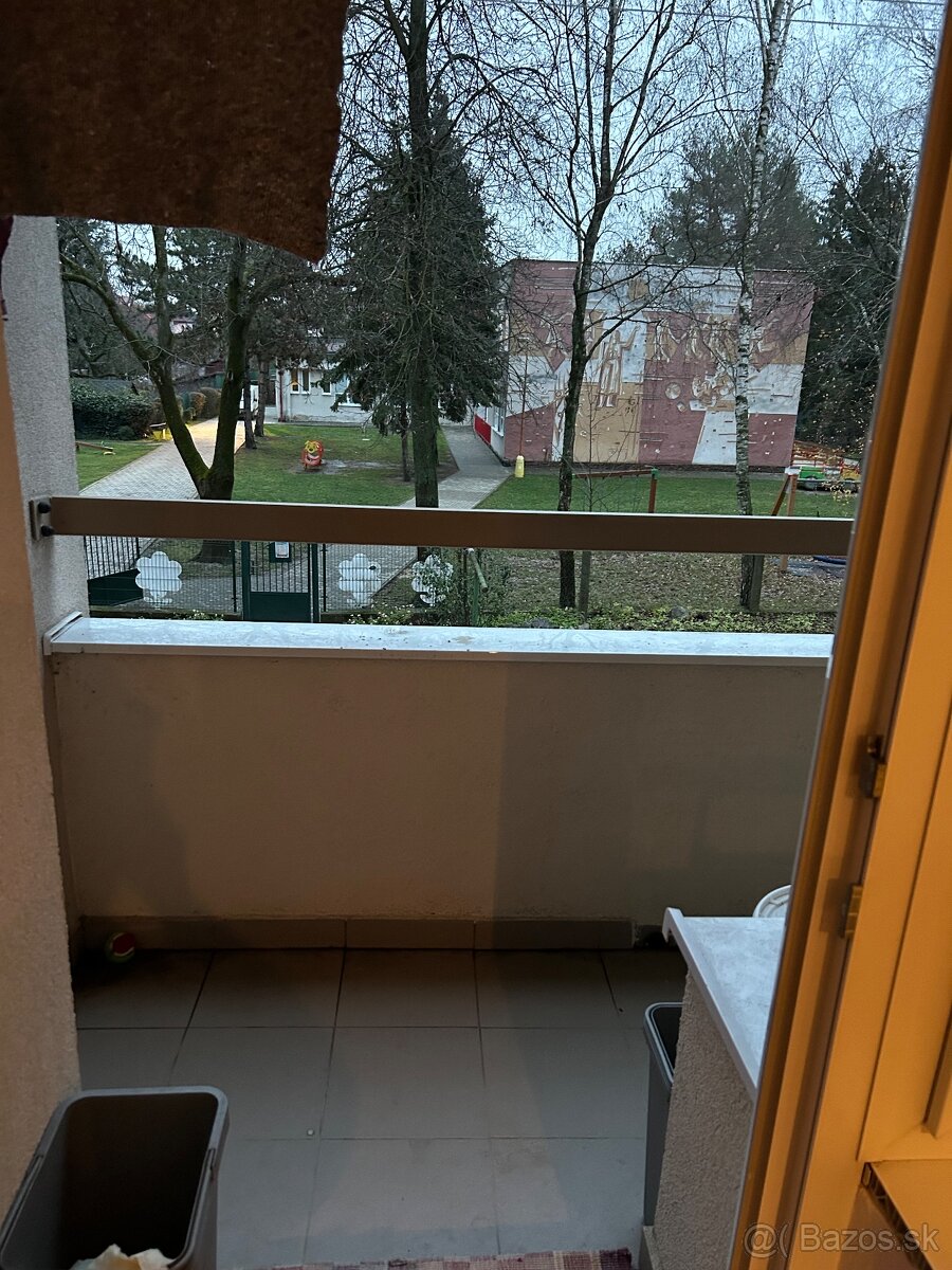 3-IZBOVÝ BYT S LOGGIOU V CENTRE RIMAVSKEJ SOBOTY - 11