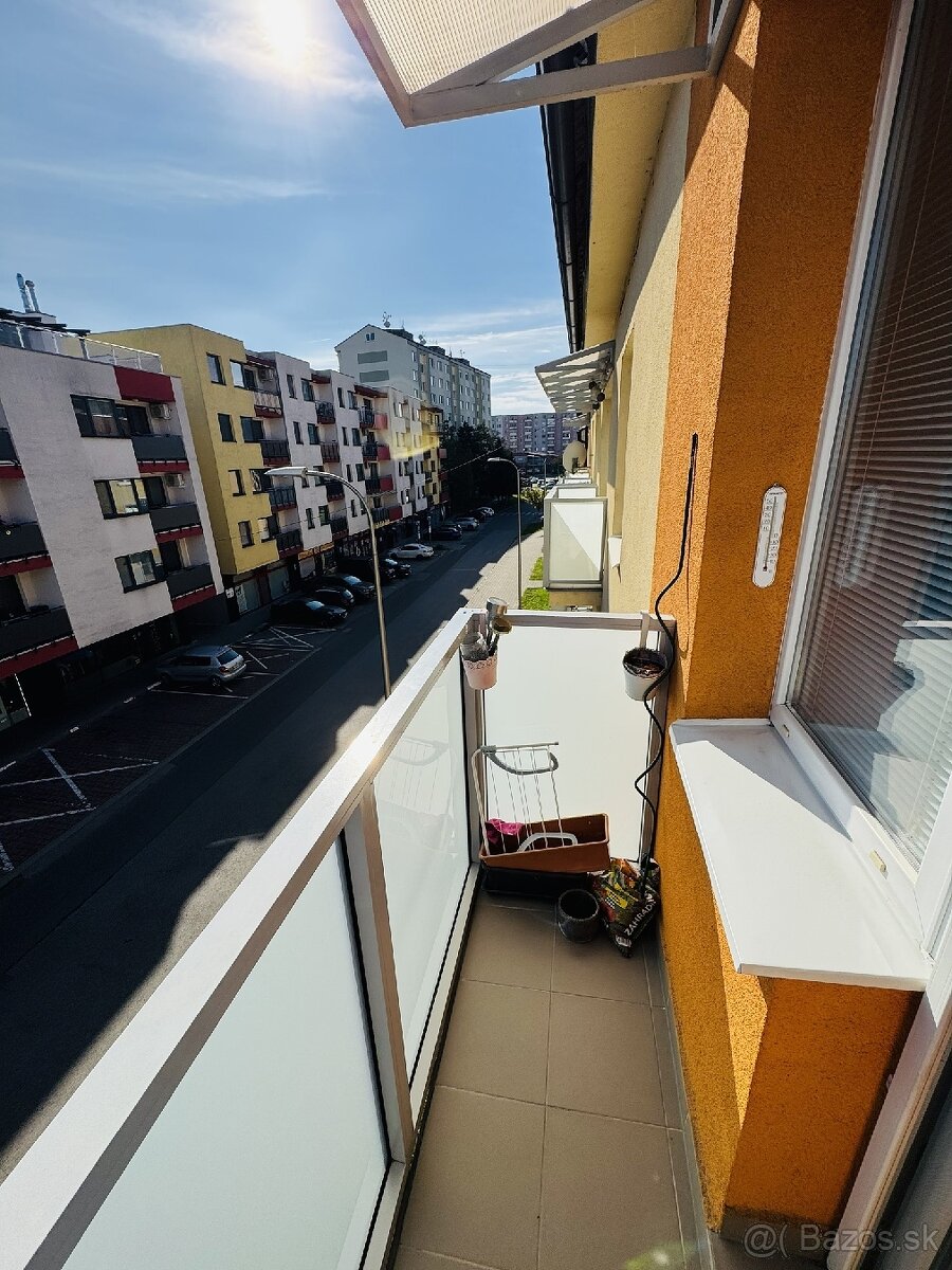 Na predaj zariadený 2i byt v centre mesta Malacky. - 11