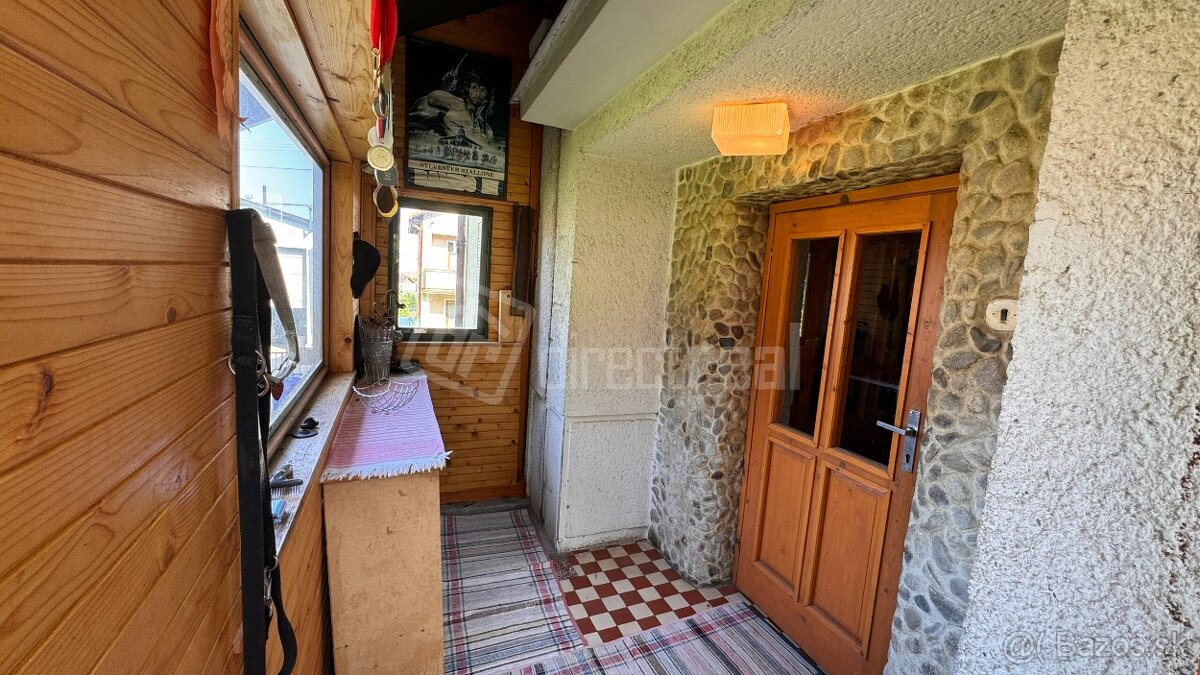 Rodinný dom s 2 bytovými jednotkami so slnečným pozemkom na - 11