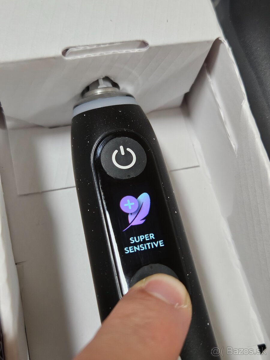 Oral-B iO 10 Black – nová, špičková elektrická zubná kefka - 11