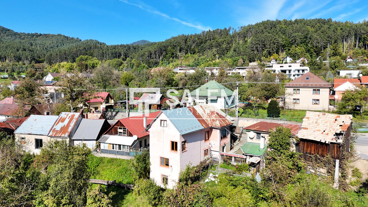 Dvojpodlažný rodinný dom s garážou a výhľadom na Podlavice - 11
