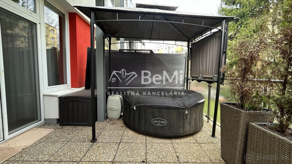 3 izbový byt, Banská Bystrica, terasa, vírivka, parkovaníe - 11