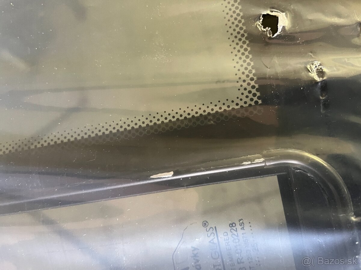 boční sklo iveco daily 2014 levé posuvné sklo vada - 11