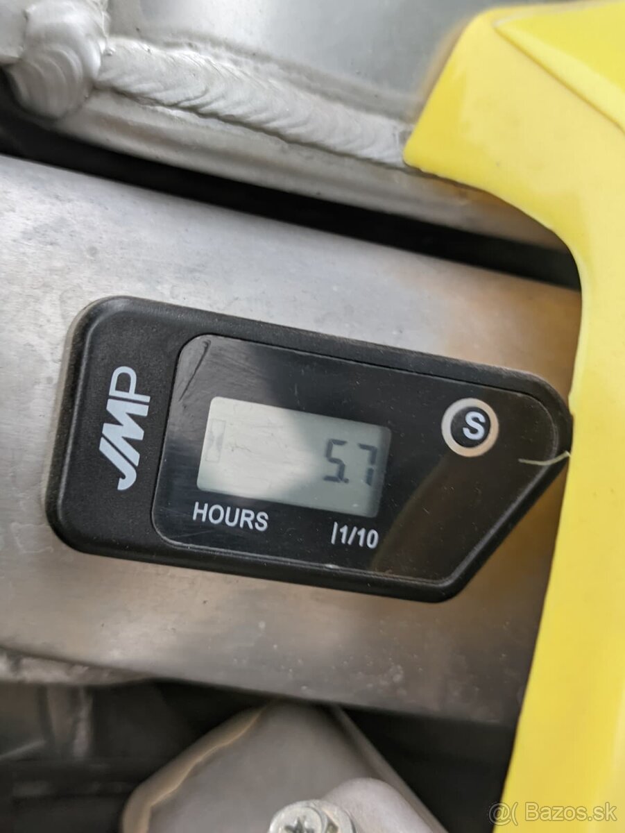 Suzuki RM-Z 450 vstrek - 11