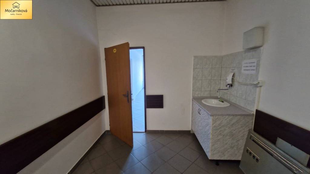 PRENÁJOM: Pekný administratívny priestor na podnikanie 38m2 - 11