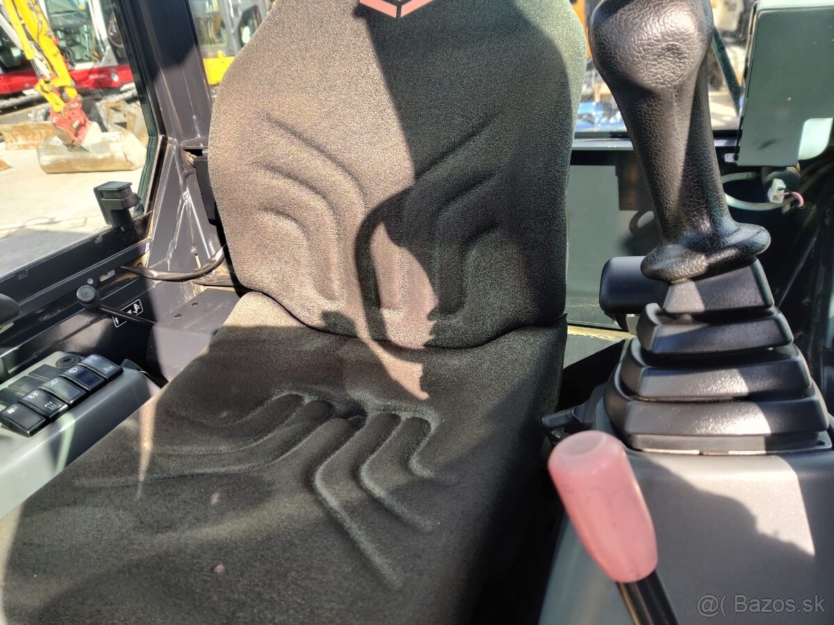 Pásový minibagr YANMAR SV 18 - 11