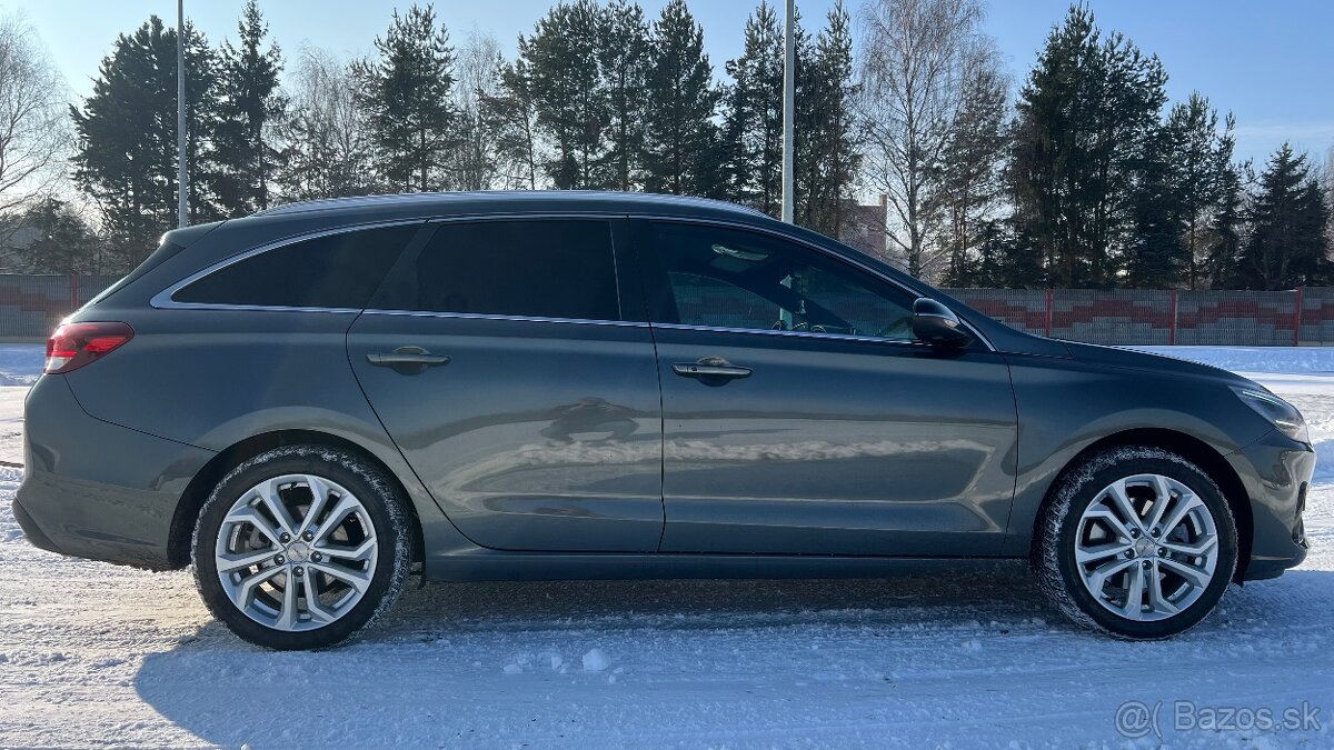 Hyundai i30 CW 1.5i CVVT DPI Play - 11