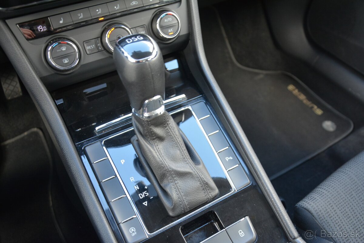 Škoda Superb Combi 2.00 TDI DSG STyle - 11