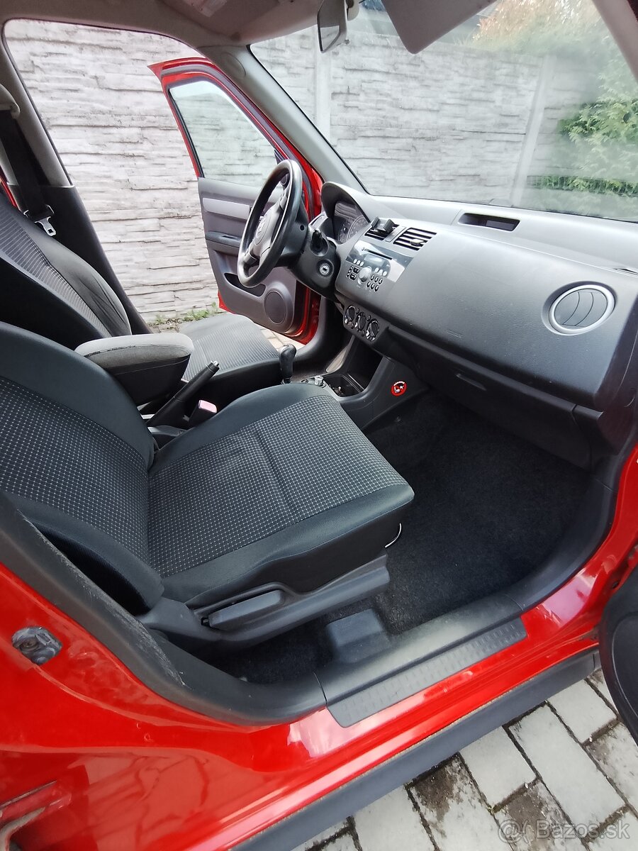 Predám Suzuki Swift 1.3 benzin - 11