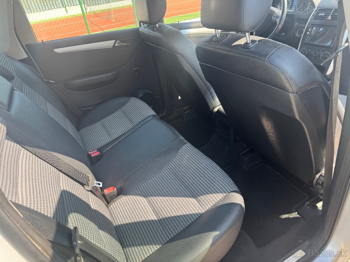 Mercedes A180CDI 80KW M6 158000km Nová STK A EK - 11