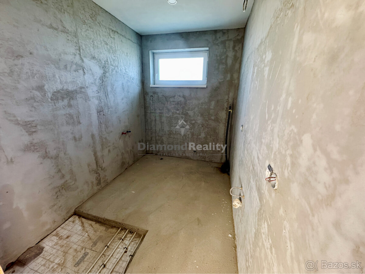 RezervovanéNa predaj kvalitná novostavba v obci Svätoplukov - 11