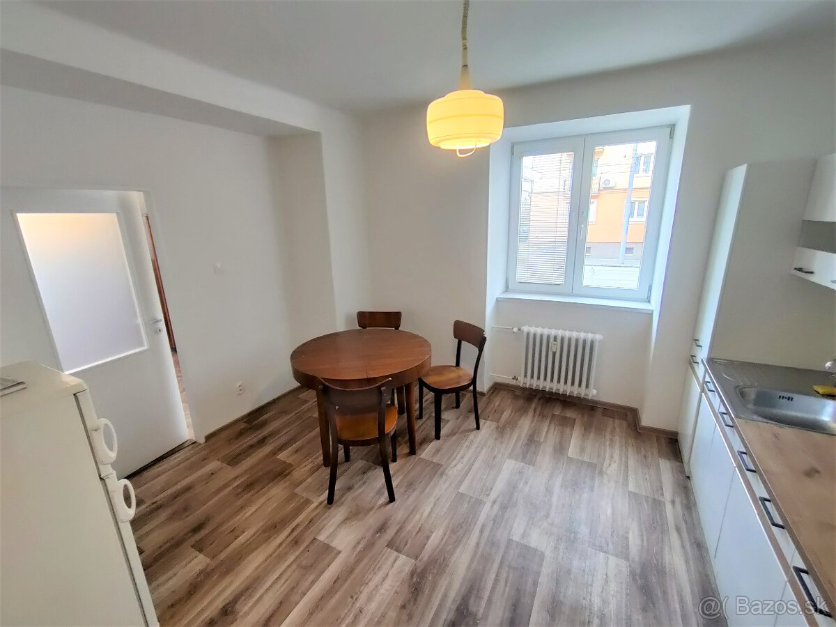 Prenájom 2 izbový, blízko Centra, Zimná, rekonšt nezariadený - 11