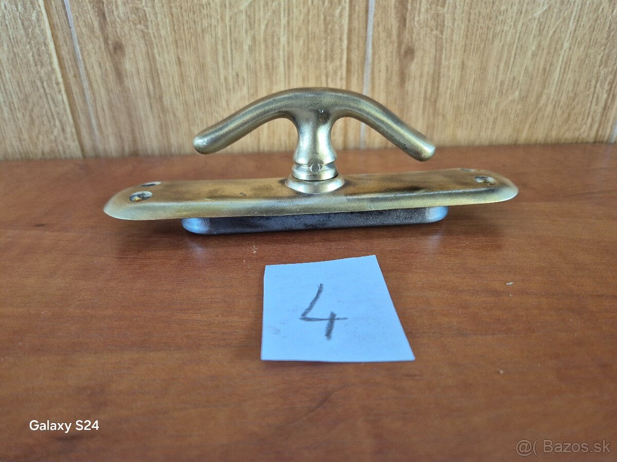 Mosadzné okenné kľučky - 11