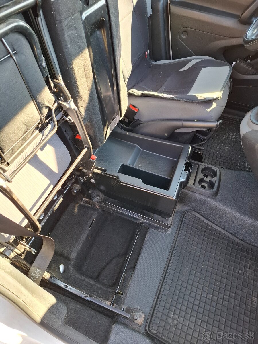 Peugeot Partner - 11