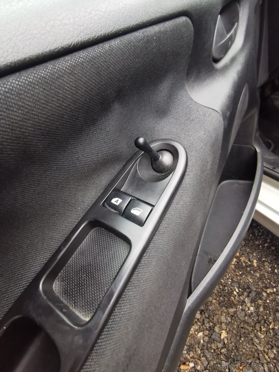 Peugeot 207 1.4 HDi – Sadnúť a jazdiť - 11