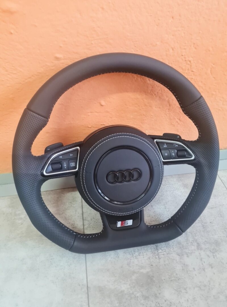 AUDI MULTIFUNKCNY VOLANT S AIRBAGOM A PADLAMI, biela niť . - 11