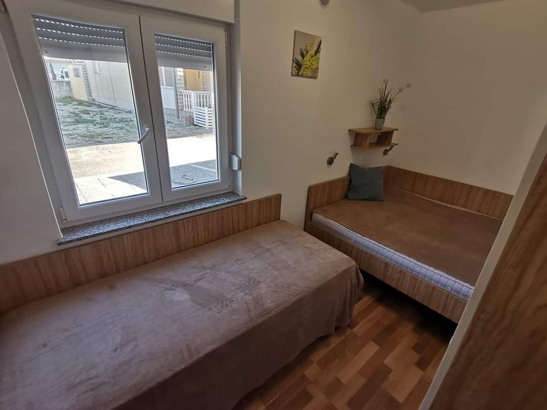 Chorvátsko pekný dvojspálňový apartmán prvý rad pri mori - 11