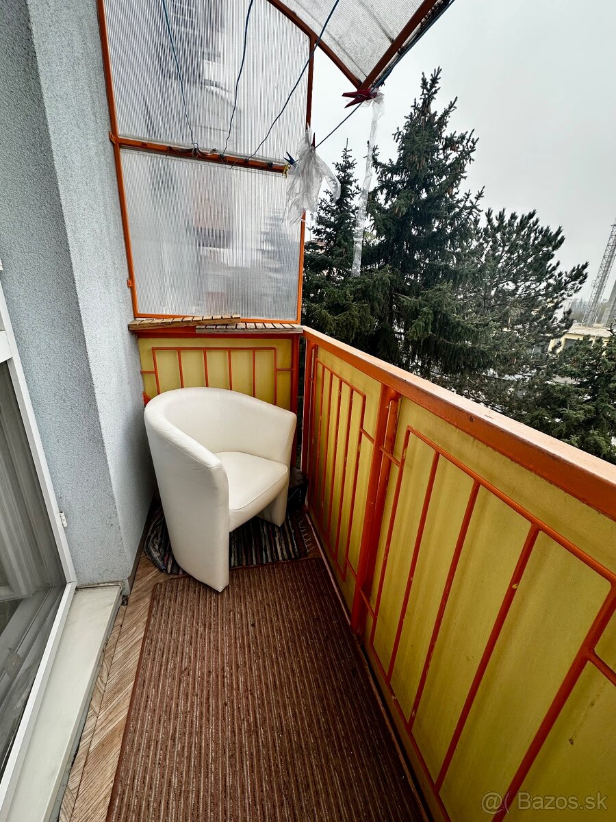 Na predaj 2-izbový byt s balkónom vo Vrábľoch – sídlisko Luk - 11