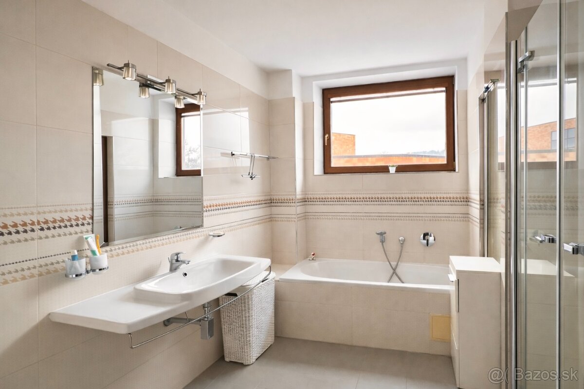 Prenájom 3-izb. byt v centre s garážovým státím - 11